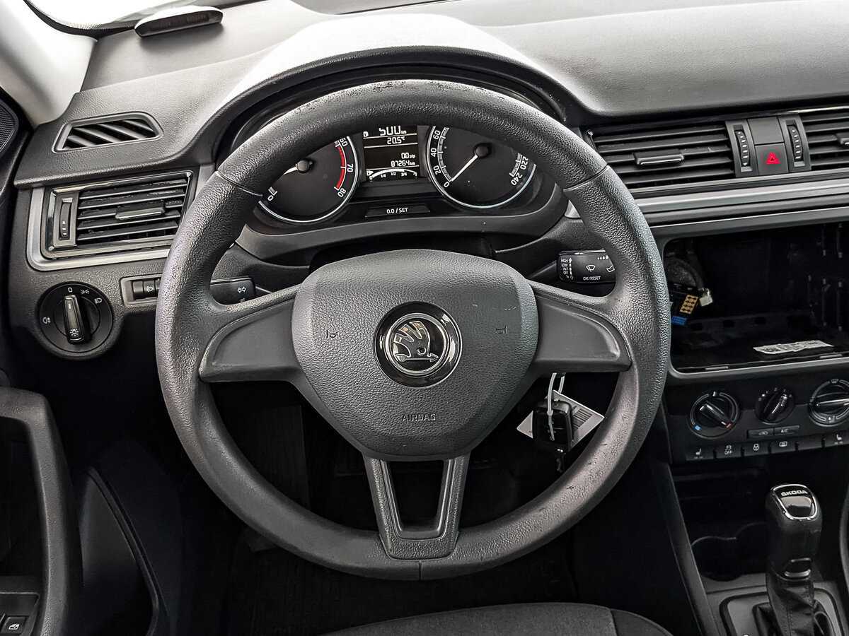 Купить Skoda Rapid с пробегом. Фото: #18