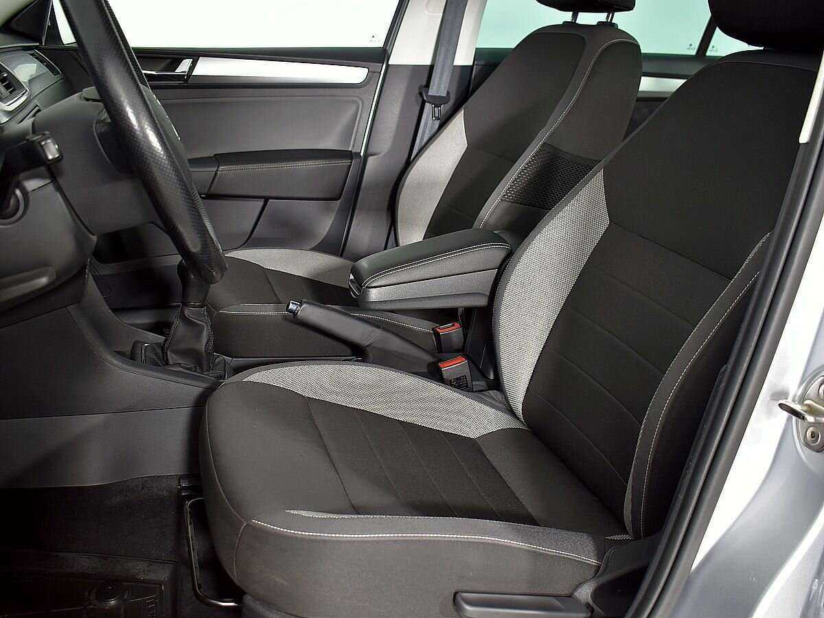 Купить Skoda Rapid с пробегом. Фото: #5