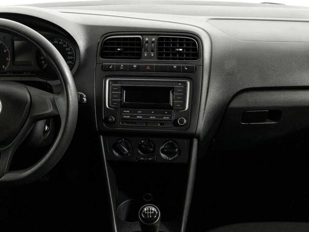 Купить Volkswagen Polo с пробегом. Фото: #13