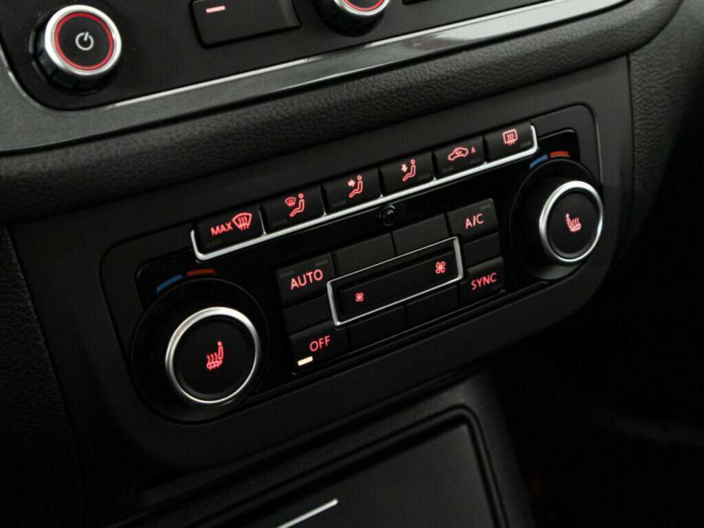 Купить Volkswagen Tiguan с пробегом. Фото: #15