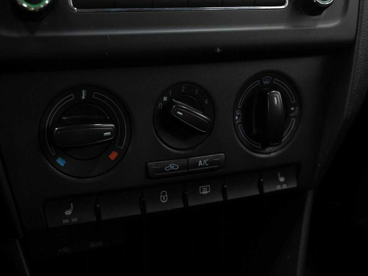 Купить Skoda Rapid с пробегом. Фото: #17