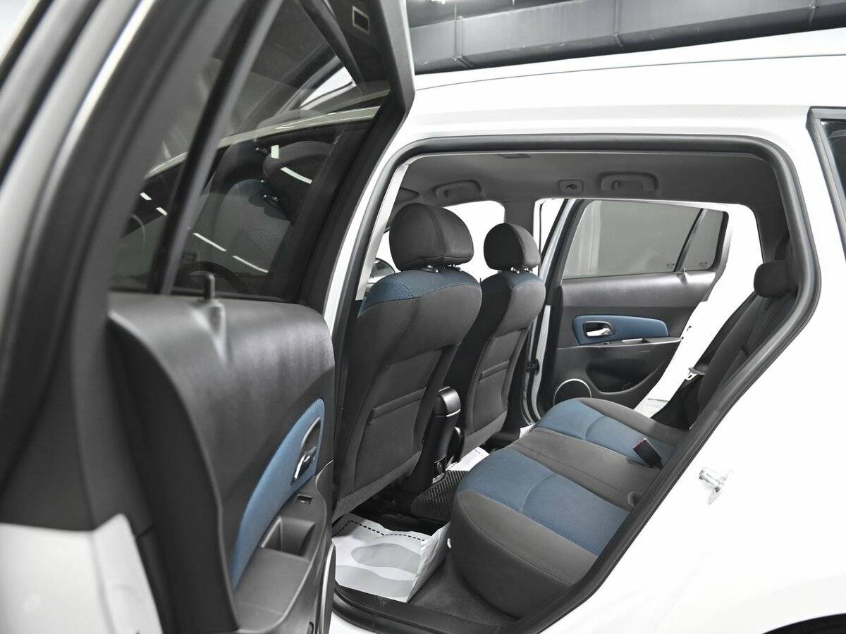 Купить Chevrolet Cruze с пробегом. Фото: #12