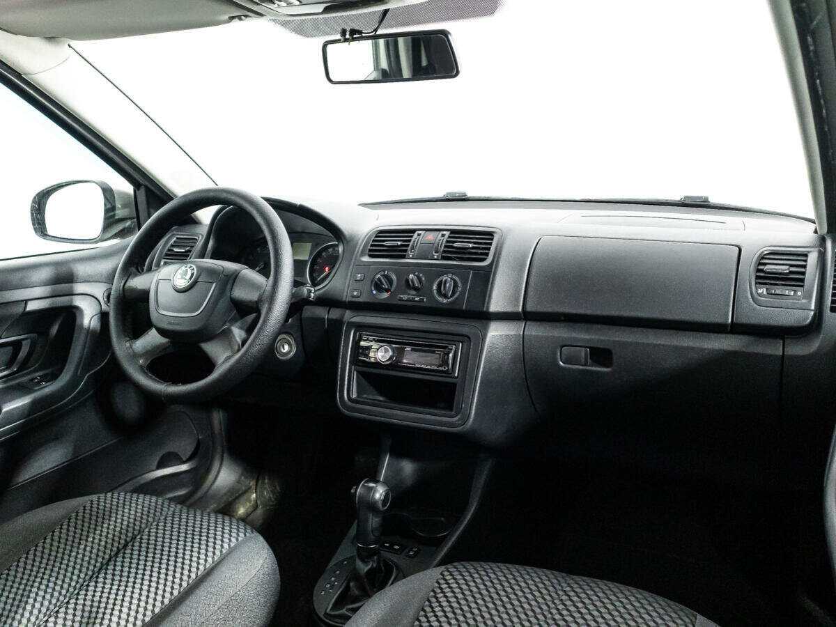Купить Skoda Fabia с пробегом. Фото: #8
