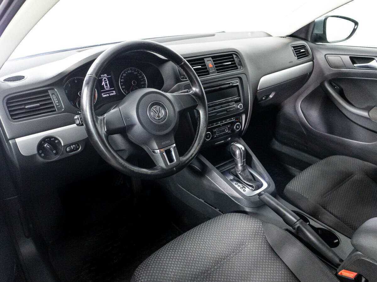Купить Volkswagen Jetta с пробегом. Фото: #10