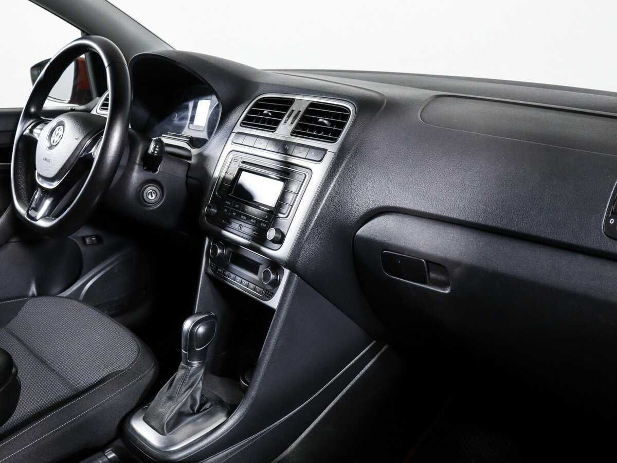 Купить Volkswagen Polo с пробегом. Фото: #8