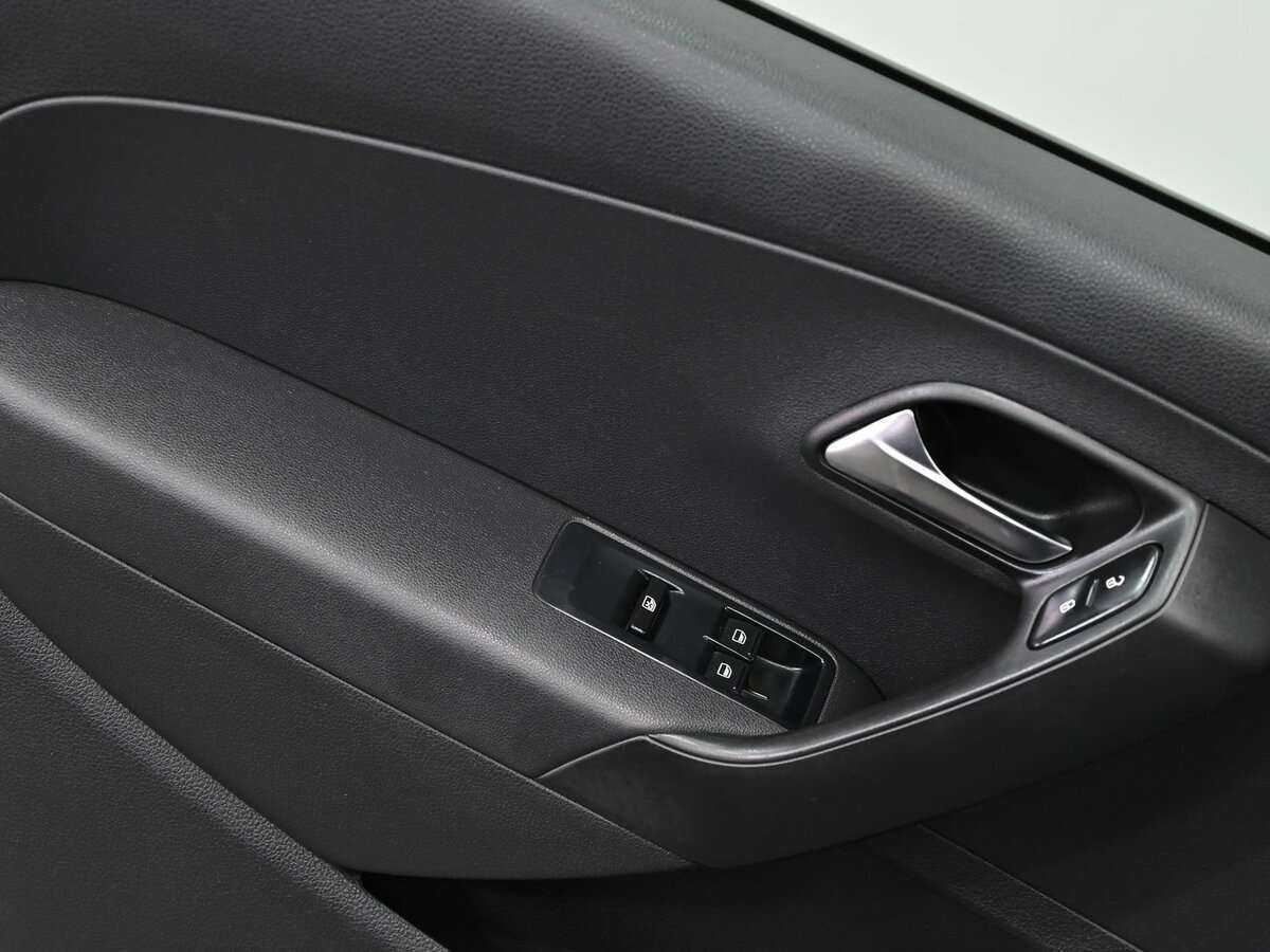 Купить Volkswagen Polo с пробегом. Фото: #7