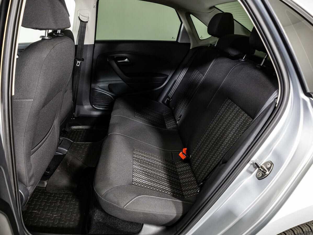 Купить Volkswagen Polo с пробегом. Фото: #9