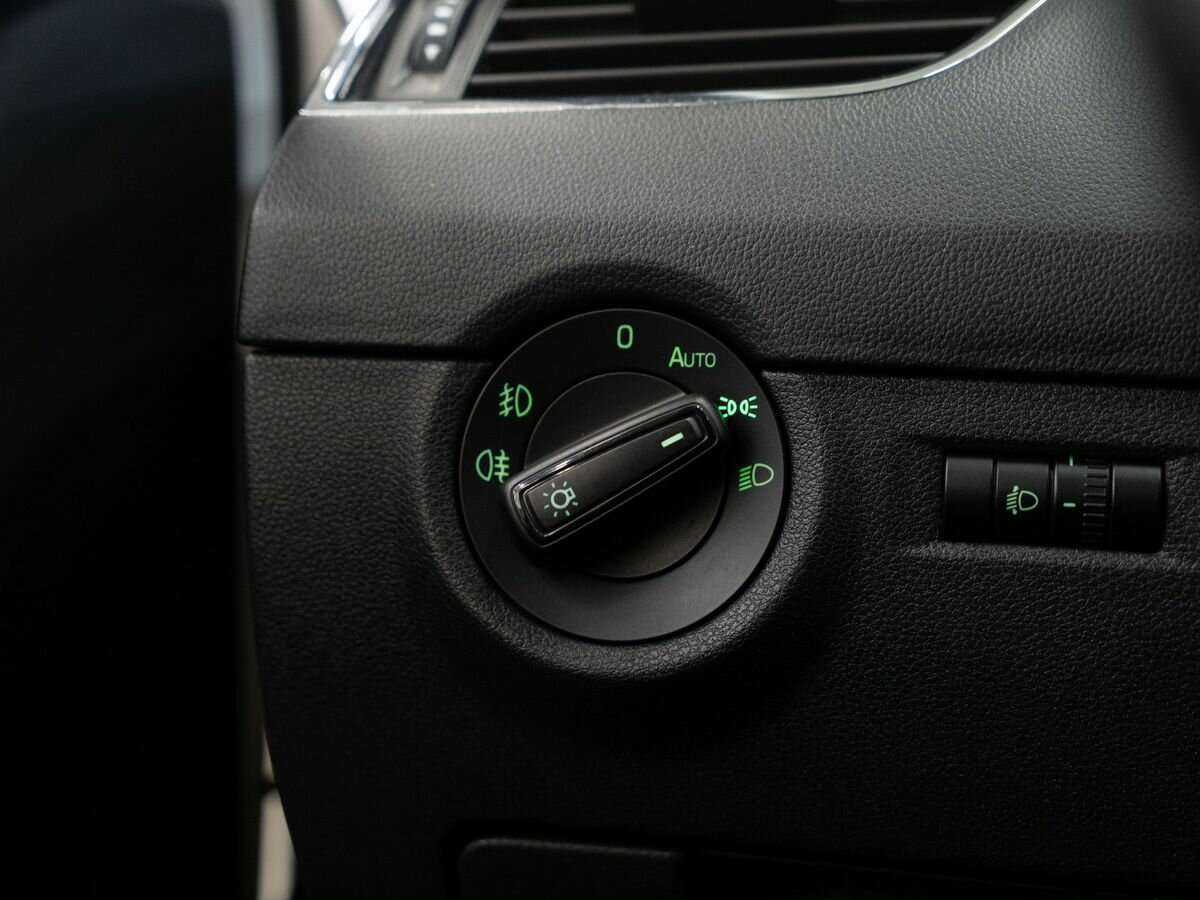 Купить Skoda Octavia с пробегом. Фото: #14