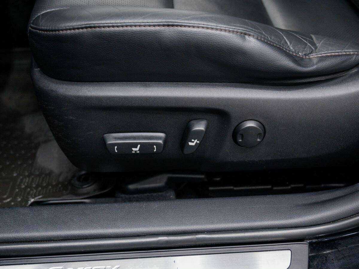 Купить Toyota Camry с пробегом. Фото: #20