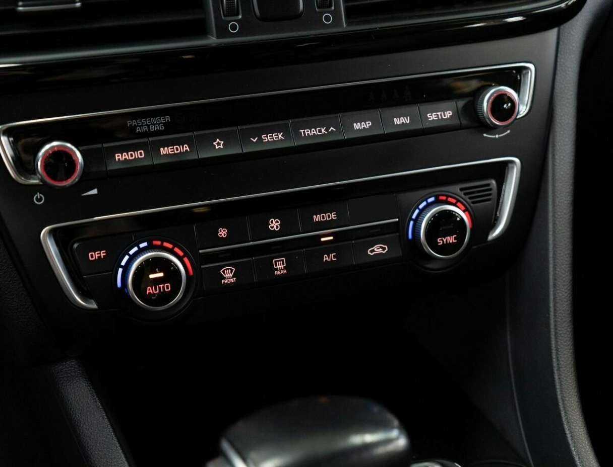 Купить Kia Optima с пробегом. Фото: #10