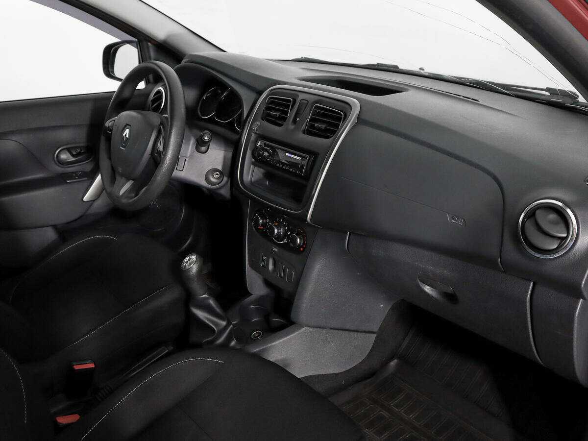 Купить Renault Sandero с пробегом. Фото: #10