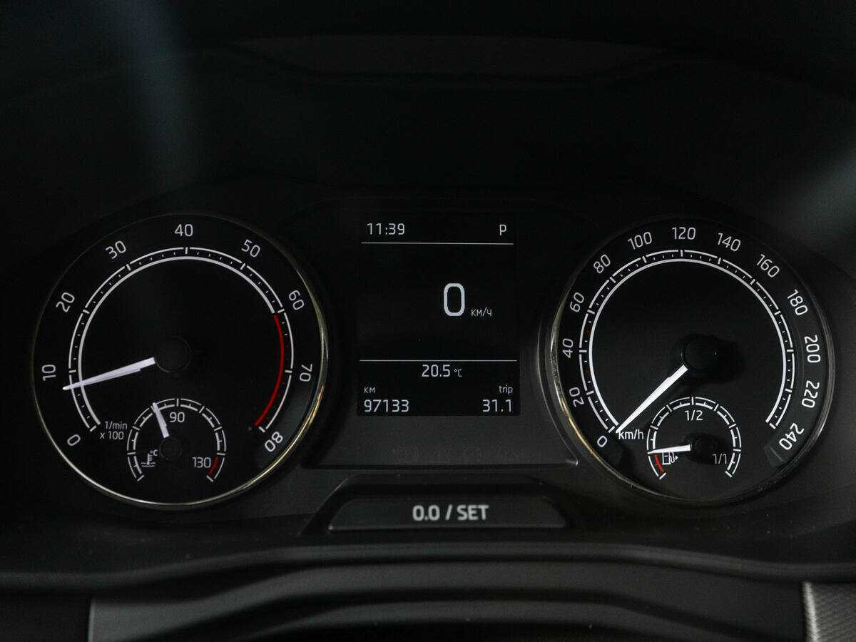 Купить Skoda Rapid с пробегом. Фото: #8