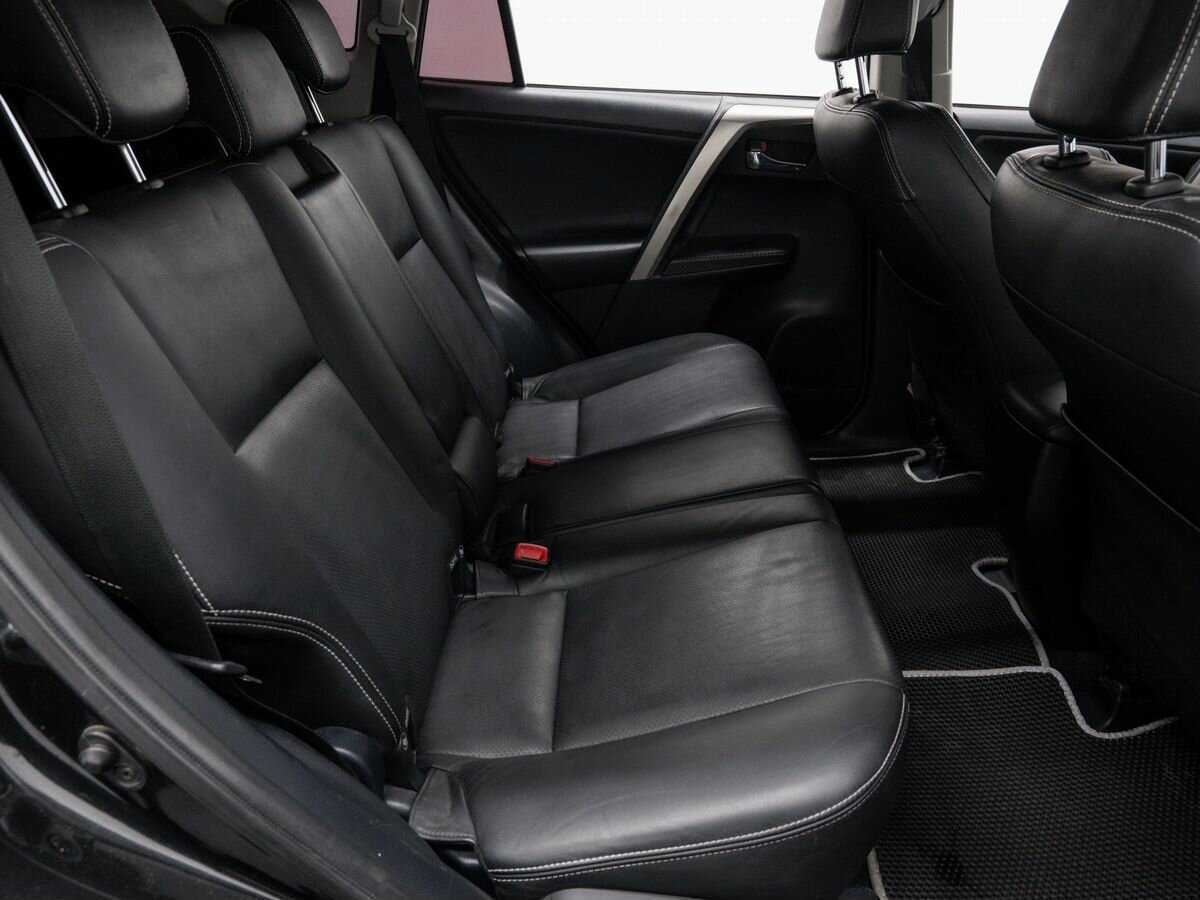 Купить Toyota RAV4 с пробегом. Фото: #8