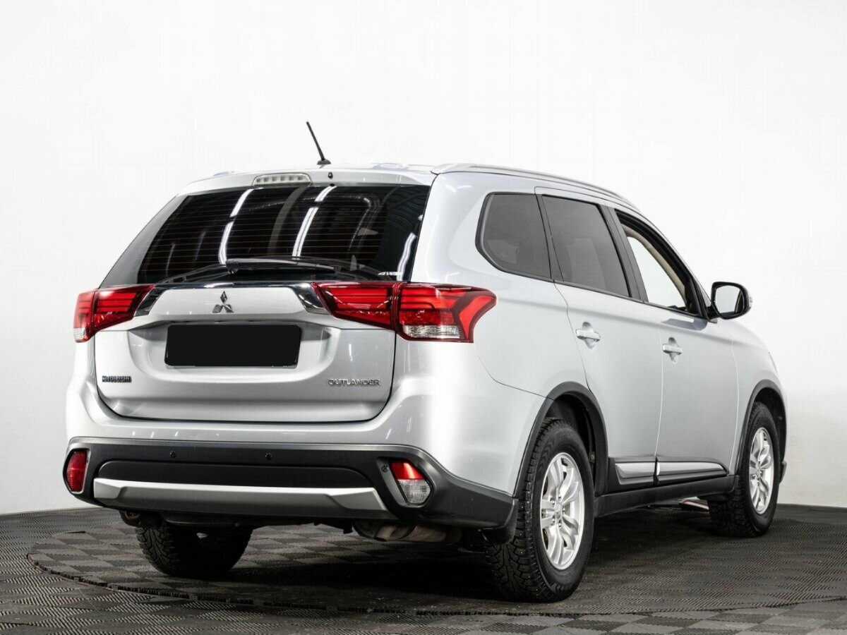 Купить Mitsubishi Outlander с пробегом. Фото: #3
