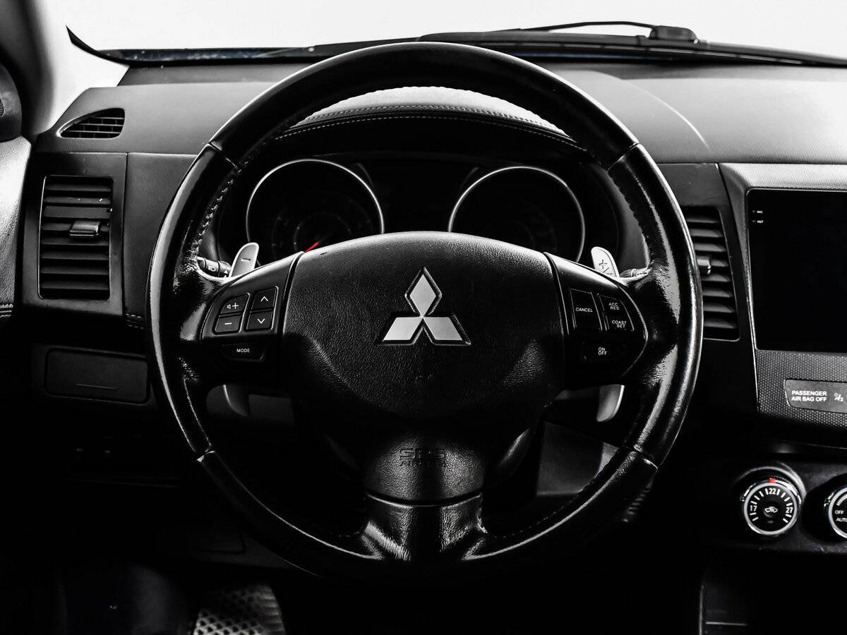 Купить Mitsubishi Outlander с пробегом. Фото: #11
