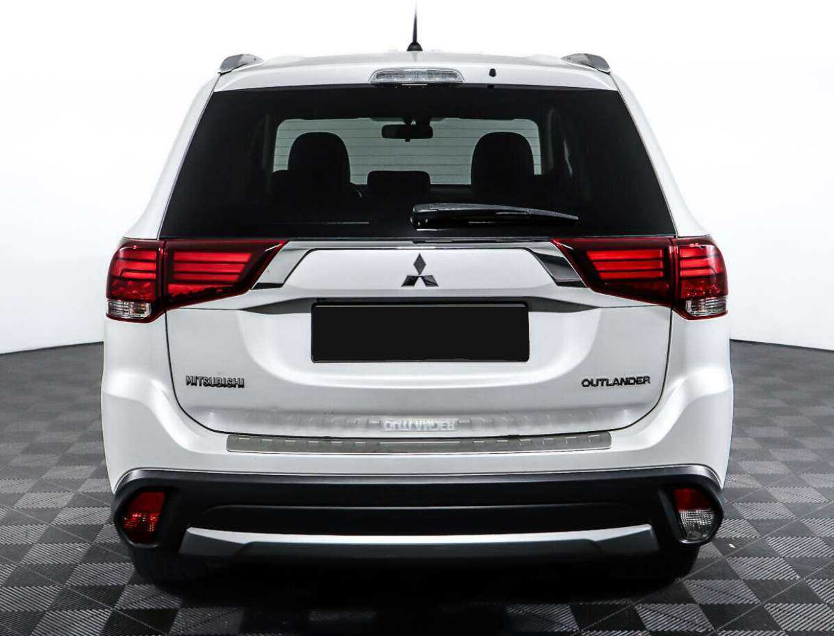 Купить Mitsubishi Outlander с пробегом. Фото: #4