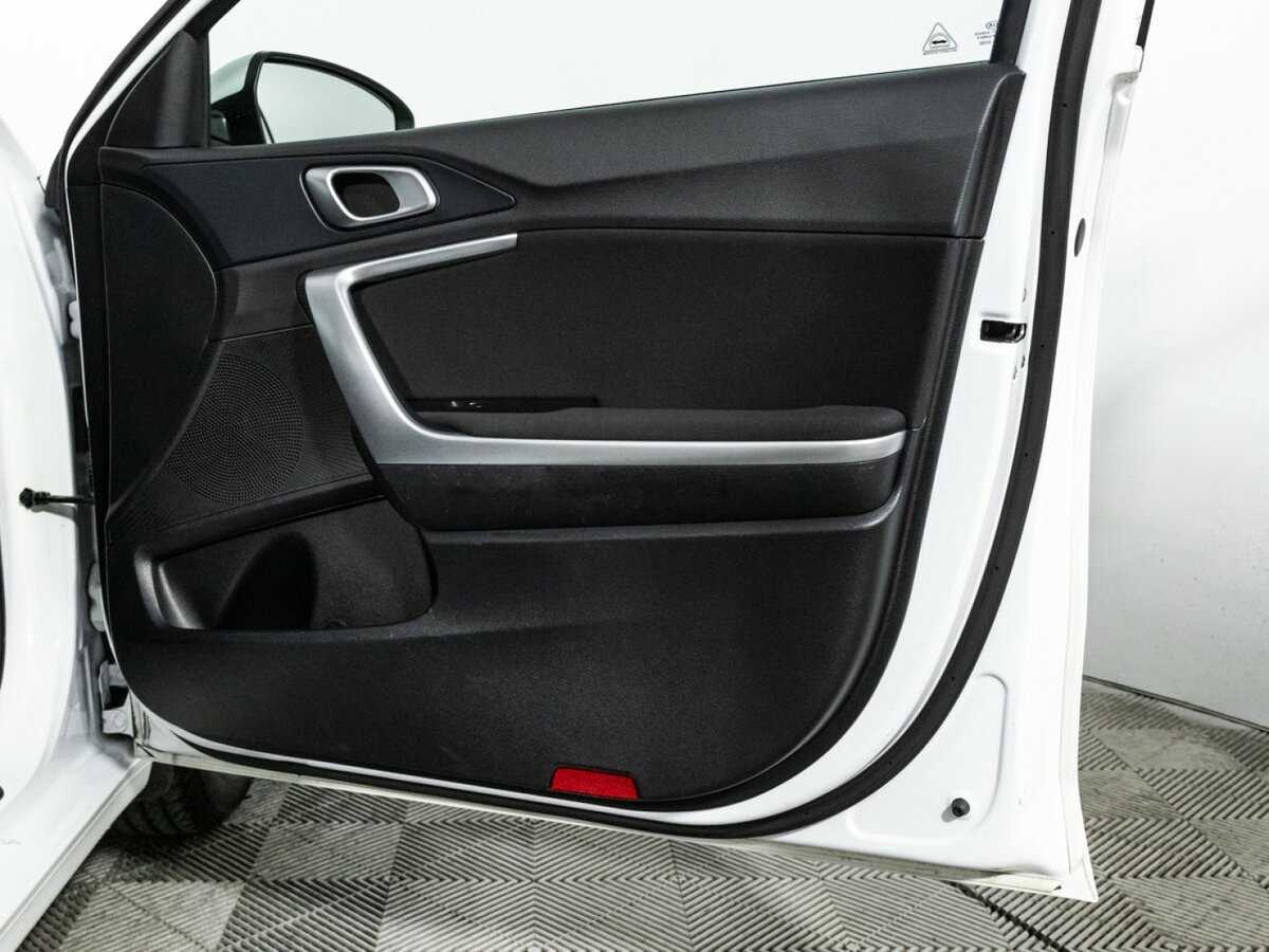 Купить Kia Ceed с пробегом. Фото: #29