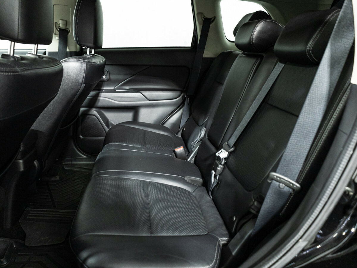 Купить Mitsubishi Outlander с пробегом. Фото: #8