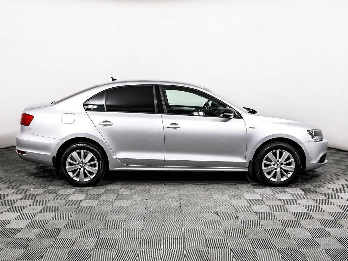 Купить Volkswagen Jetta с пробегом. Фото: #3