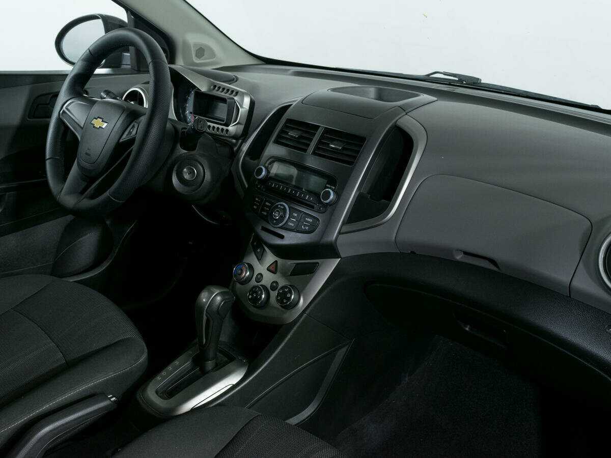 Купить Chevrolet Aveo с пробегом. Фото: #7