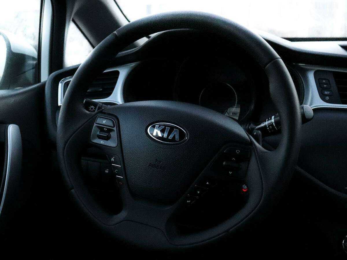 Купить Kia Ceed с пробегом. Фото: #10