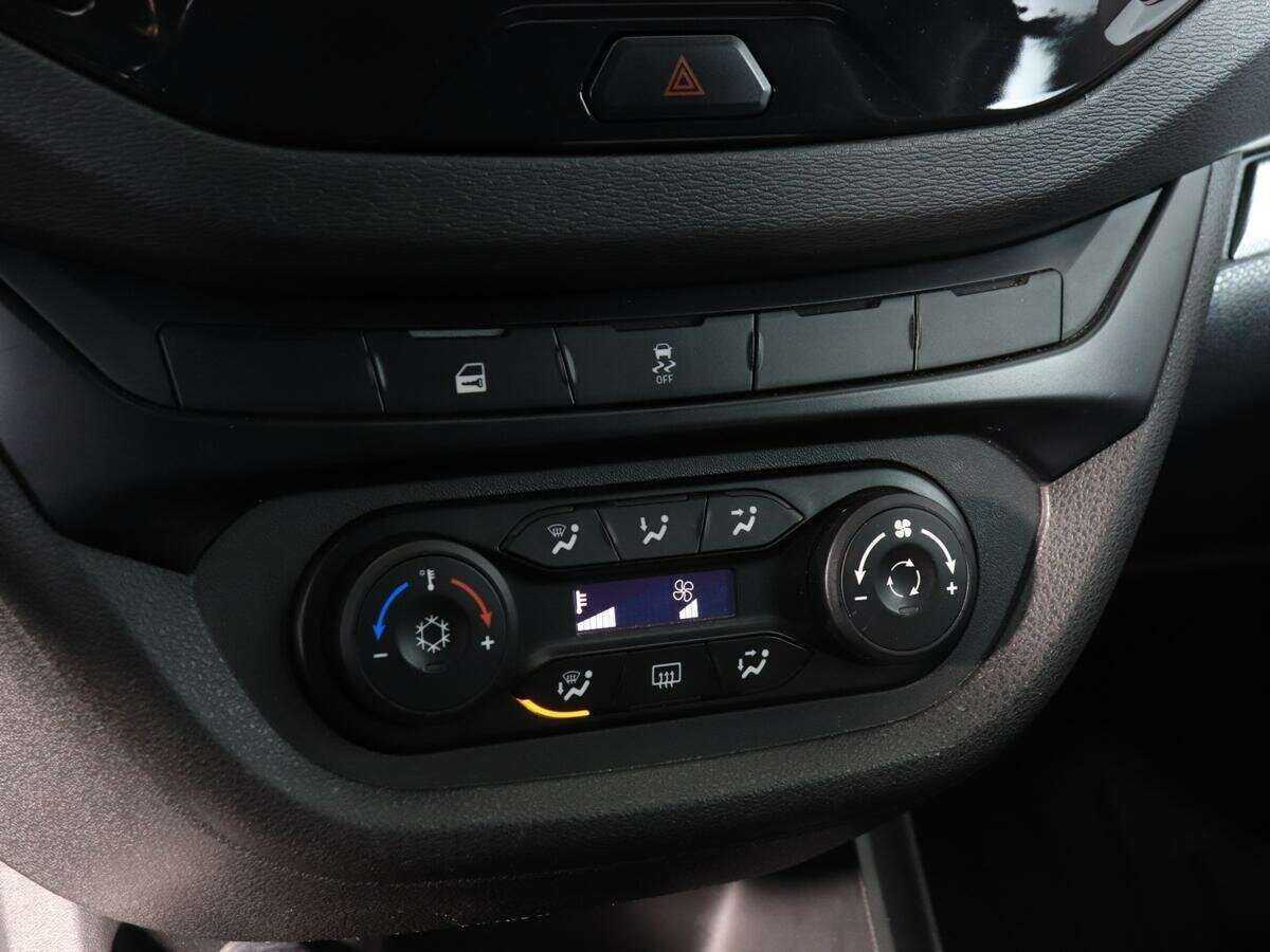 Купить Lada (ВАЗ) Vesta с пробегом. Фото: #13