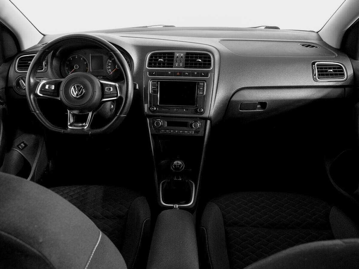 Купить Volkswagen Polo с пробегом. Фото: #11