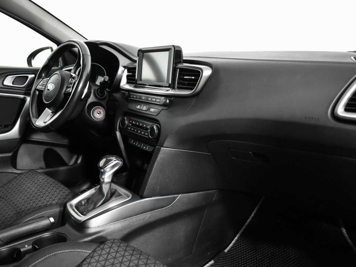 Купить Kia Ceed с пробегом. Фото: #8