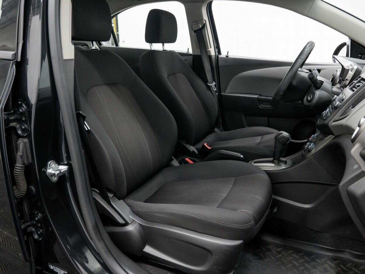Купить Chevrolet Aveo с пробегом. Фото: #4