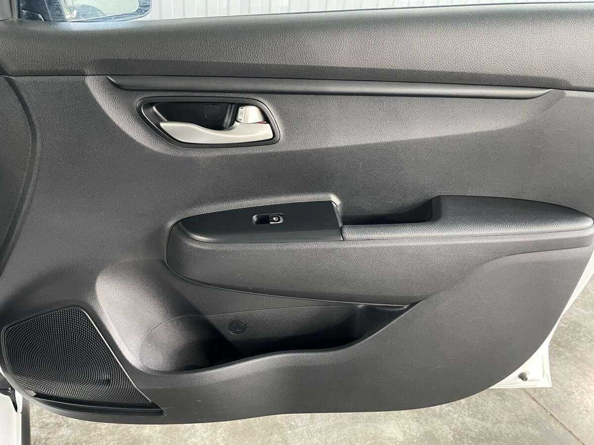 Купить Kia Rio с пробегом. Фото: #21