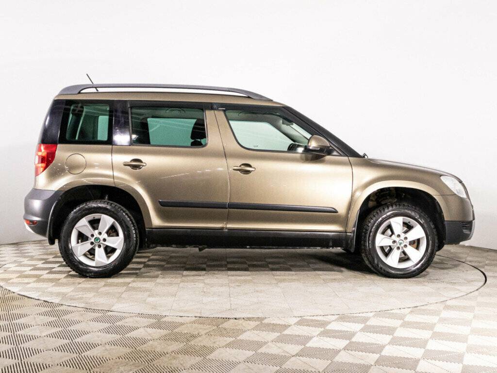Купить Skoda Yeti с пробегом. Фото: #3