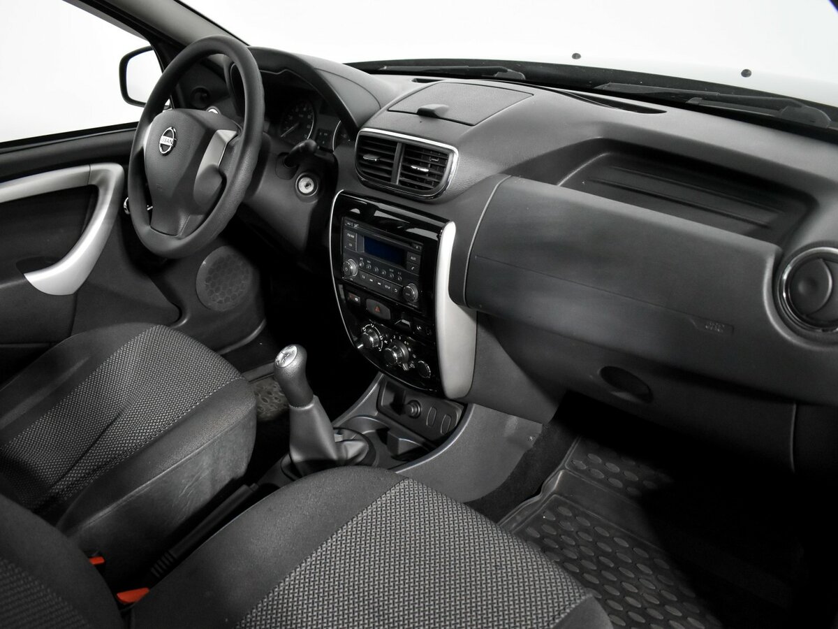 Купить Nissan Terrano с пробегом. Фото: #11