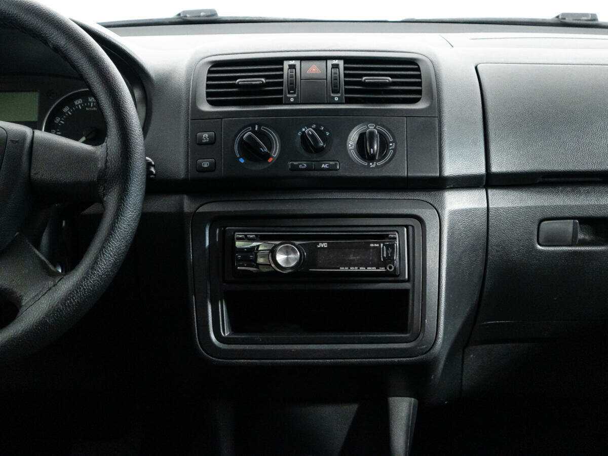 Купить Skoda Fabia с пробегом. Фото: #12