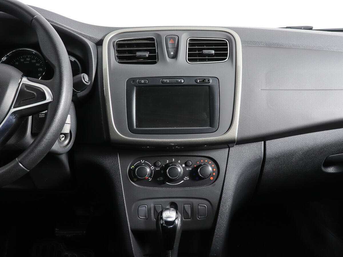 Купить Renault Logan с пробегом. Фото: #11