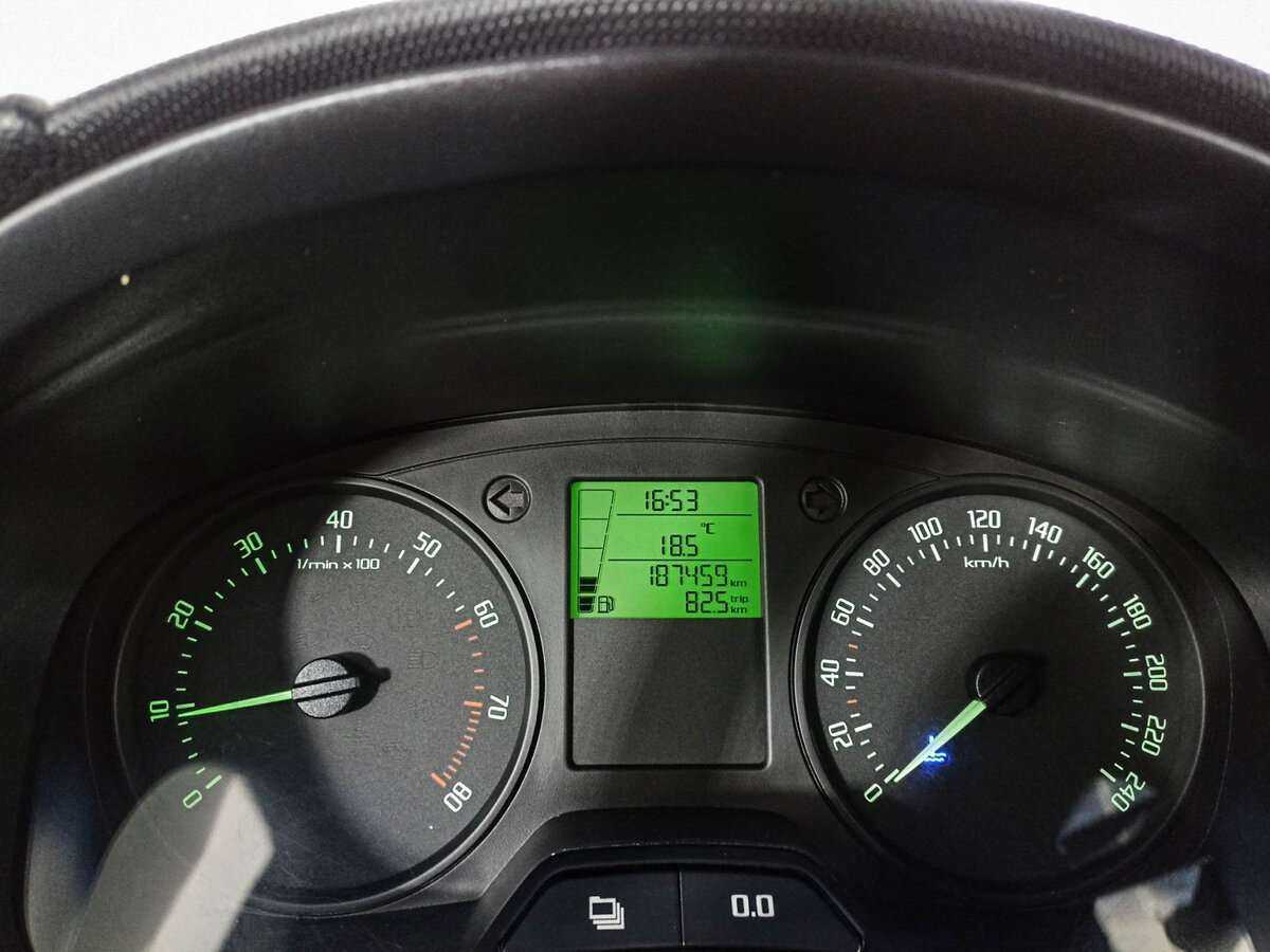 Купить Skoda Fabia с пробегом. Фото: #10