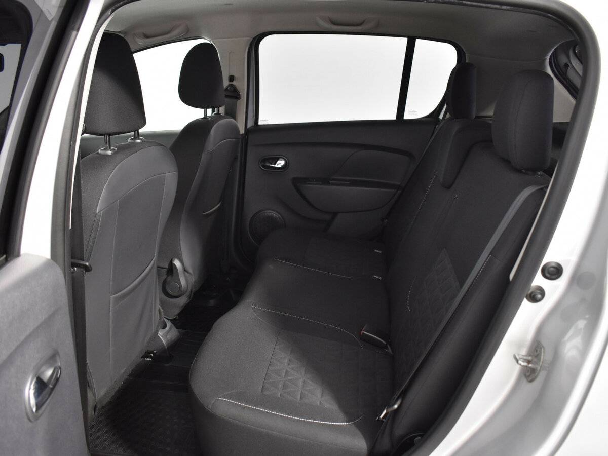 Купить Renault Sandero с пробегом. Фото: #8