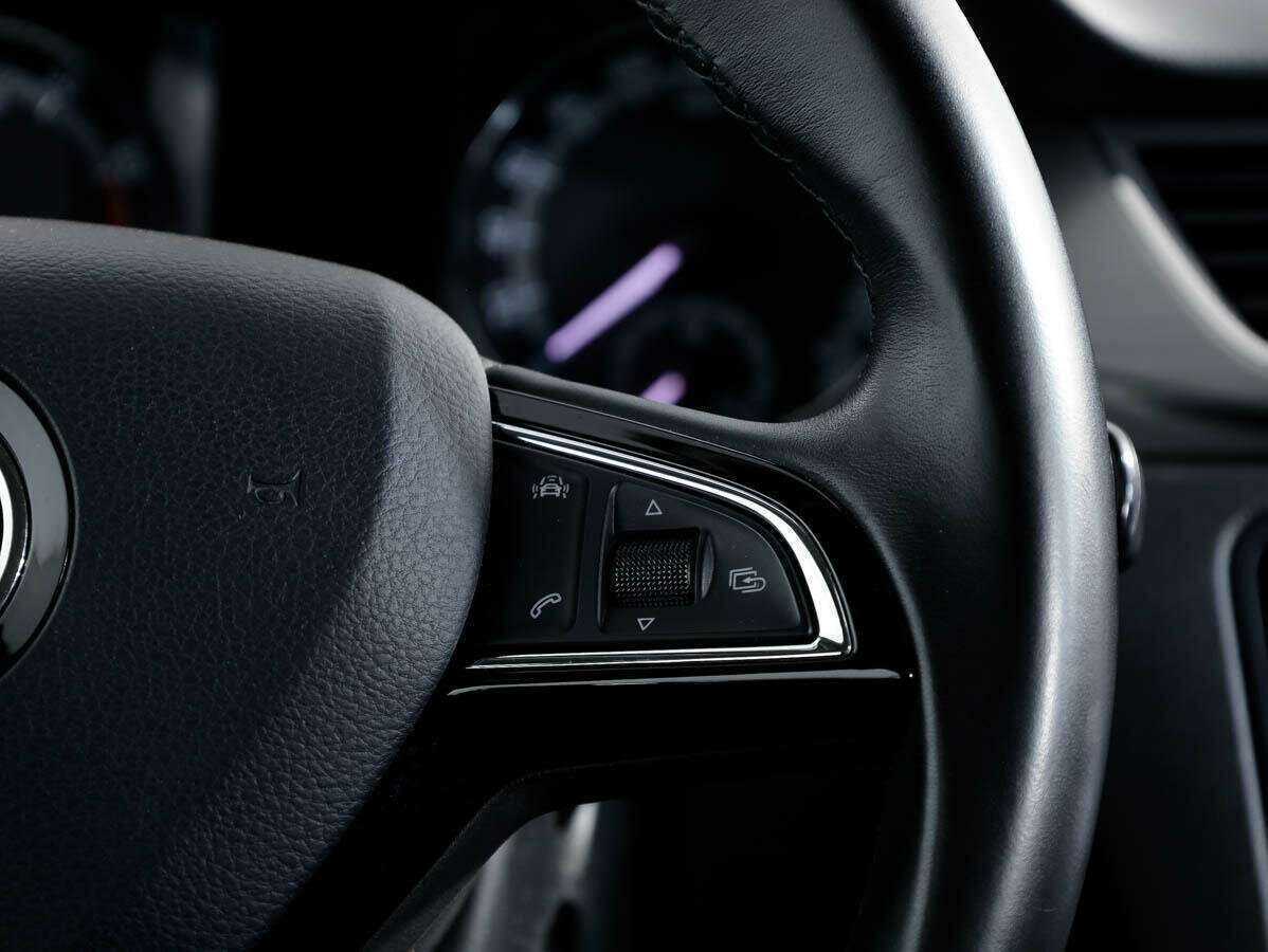 Купить Skoda Rapid с пробегом. Фото: #19