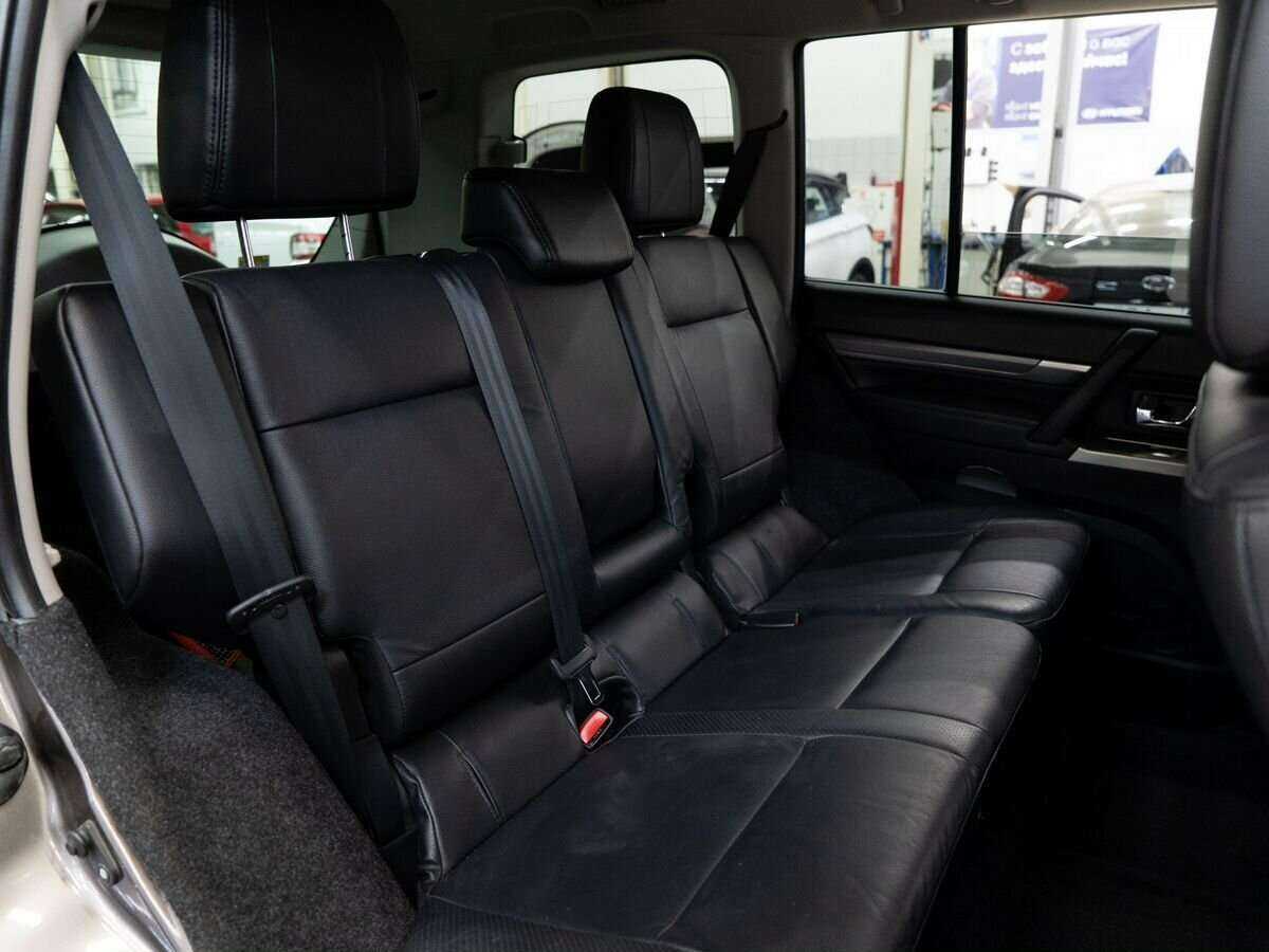 Купить Mitsubishi Pajero с пробегом. Фото: #8