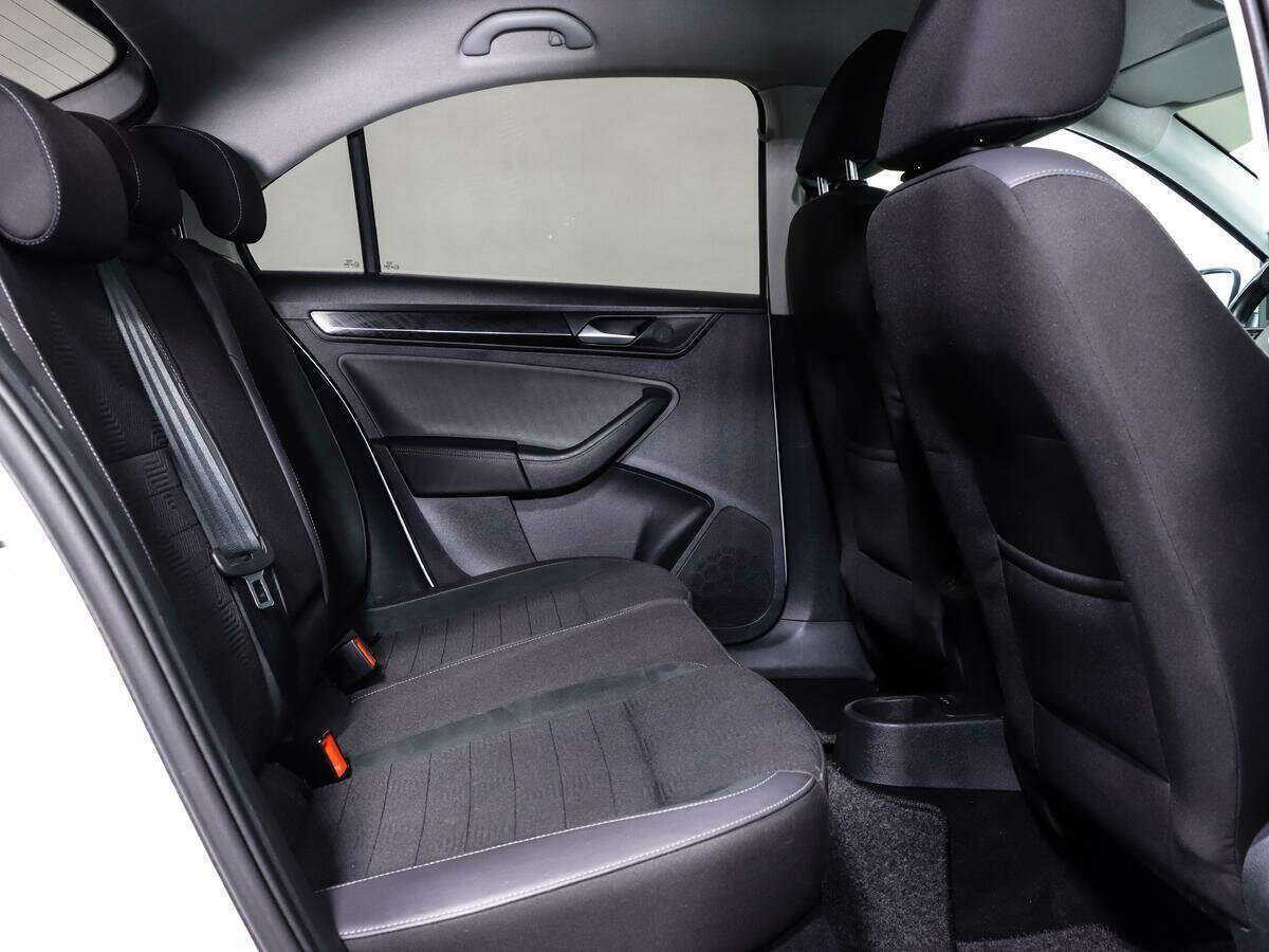 Купить Volkswagen Polo с пробегом. Фото: #11