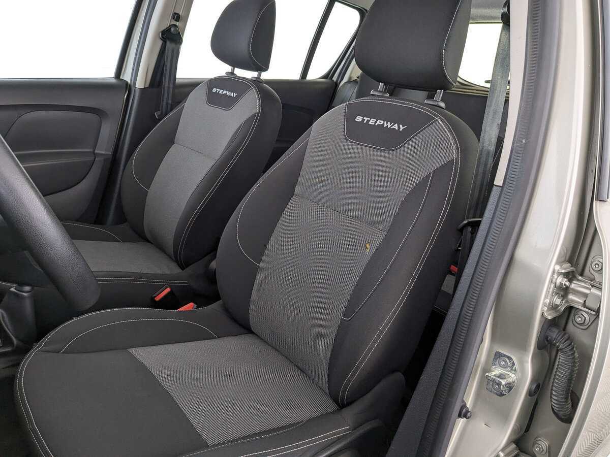 Купить Renault Sandero с пробегом. Фото: #17