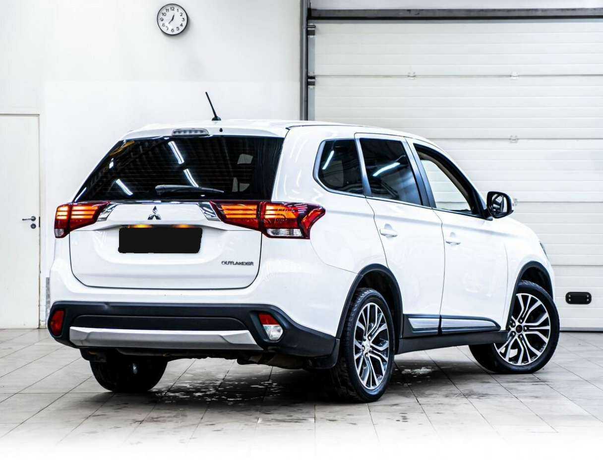 Купить Mitsubishi Outlander с пробегом. Фото: #3