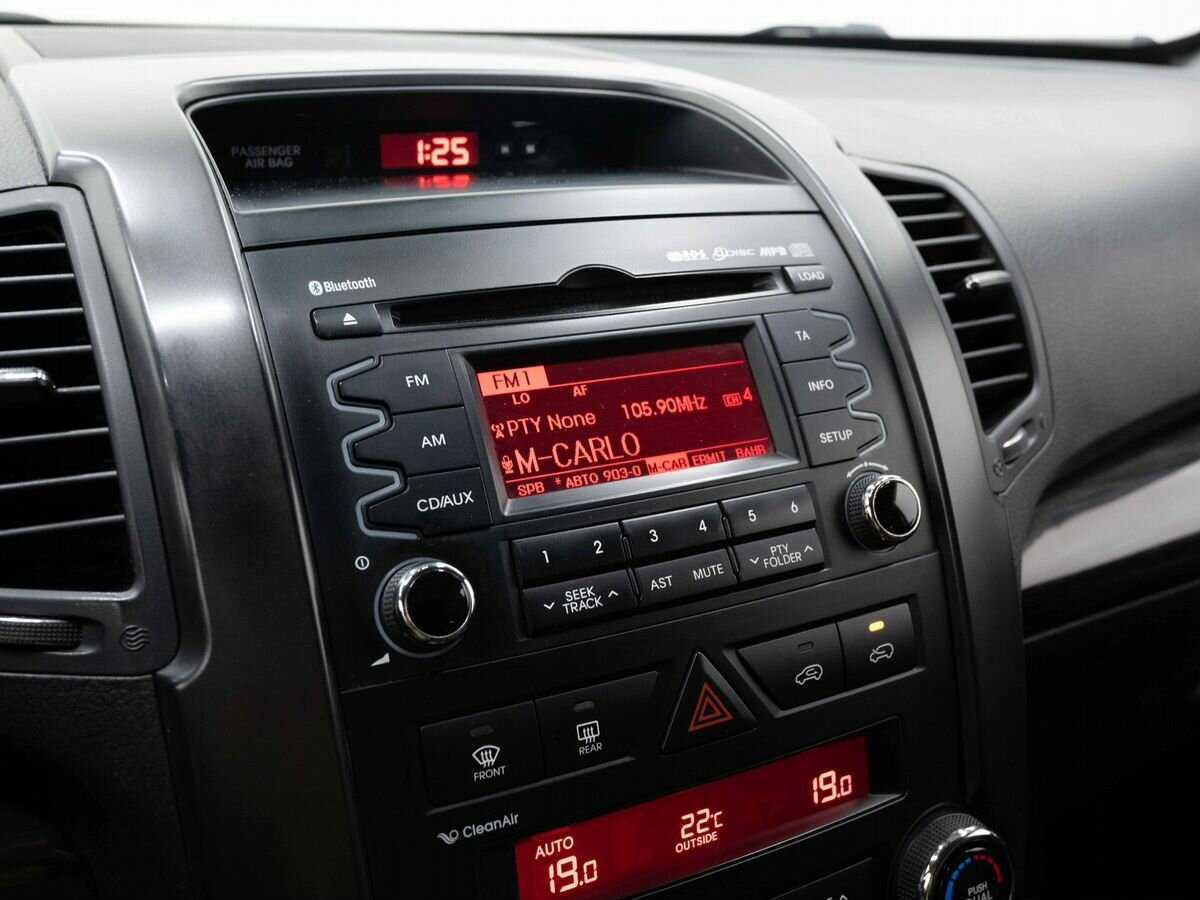 Купить Kia Sorento с пробегом. Фото: #18