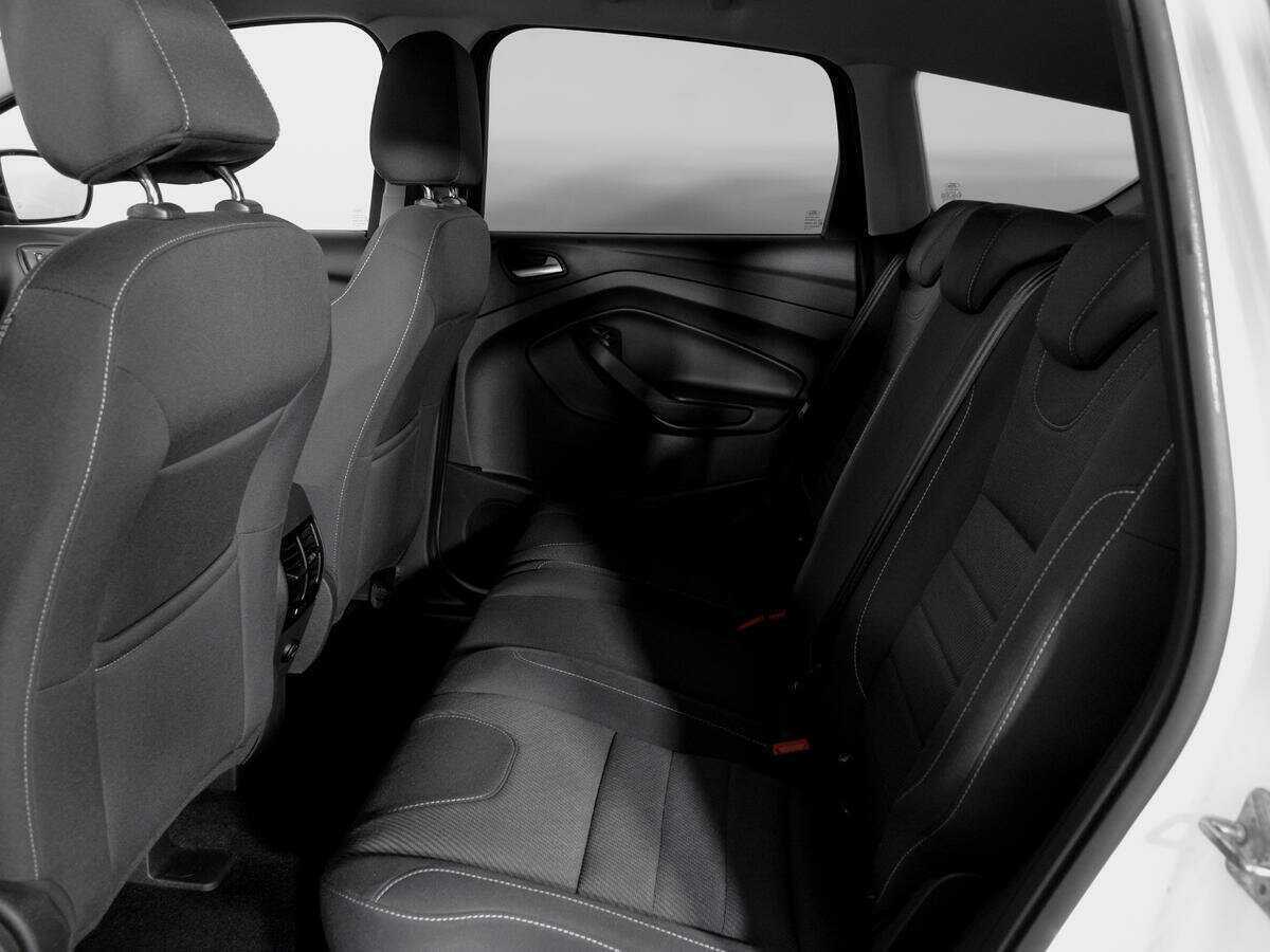 Купить Ford Kuga с пробегом. Фото: #9