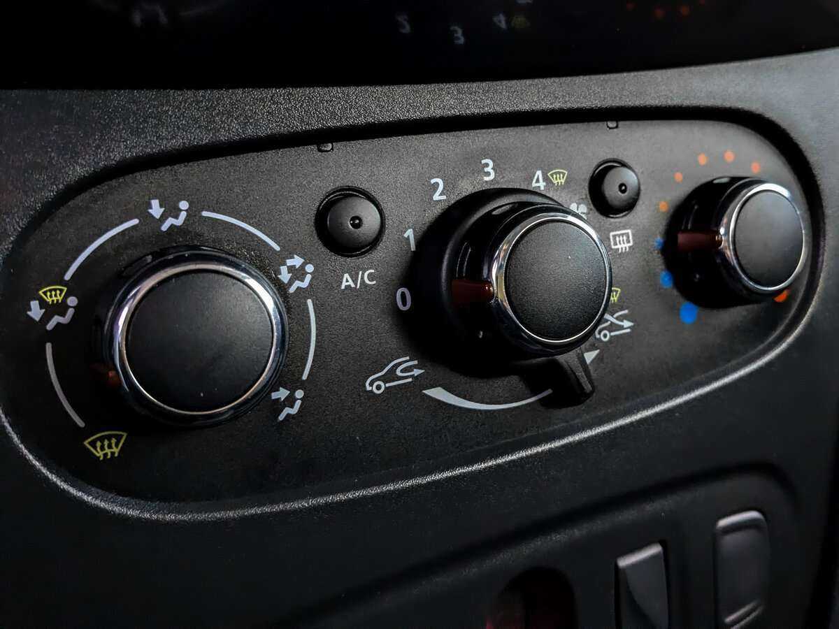 Купить Renault Sandero с пробегом. Фото: #22