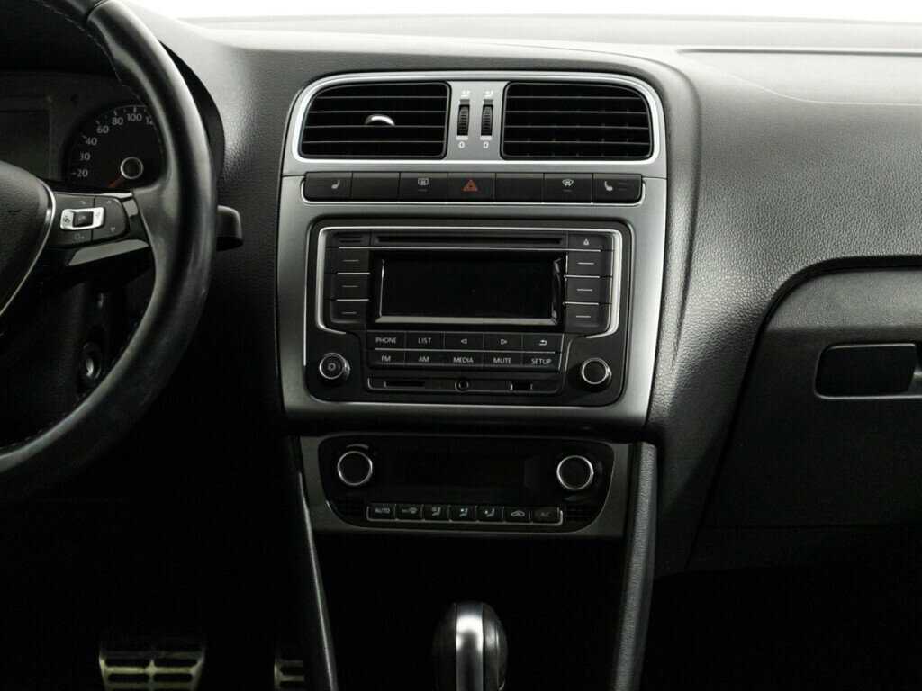 Купить Volkswagen Polo с пробегом. Фото: #13