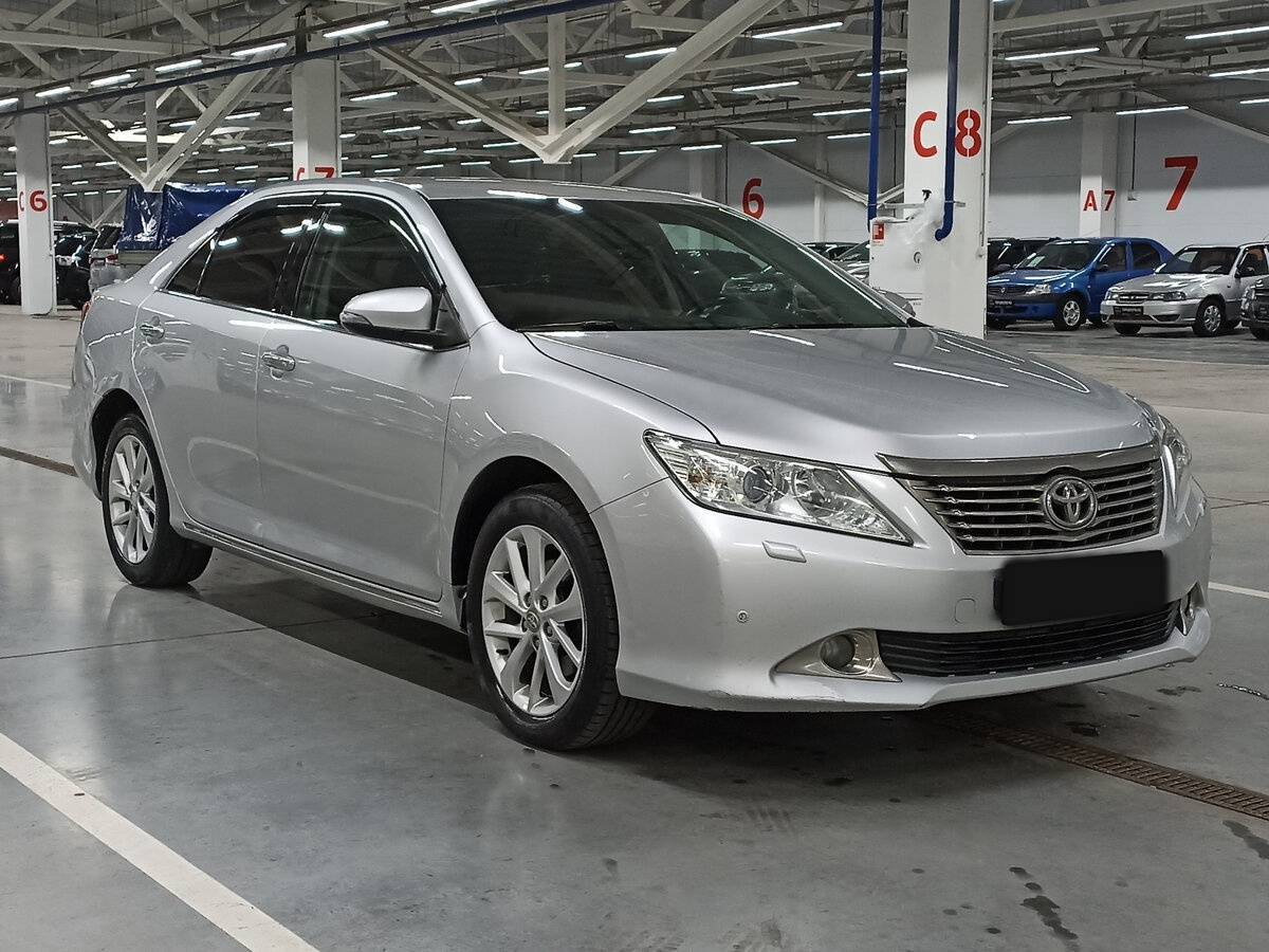 Купить Toyota Camry с пробегом. Фото: #2