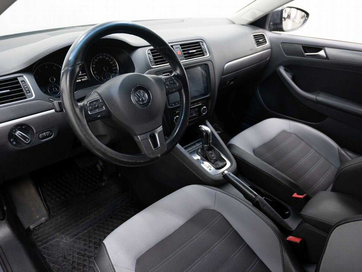 Купить Volkswagen Jetta с пробегом. Фото: #6