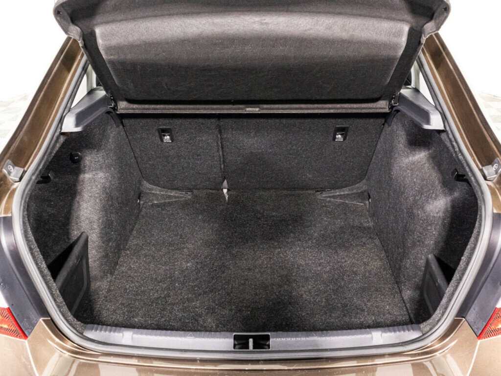 Купить Skoda Rapid с пробегом. Фото: #14