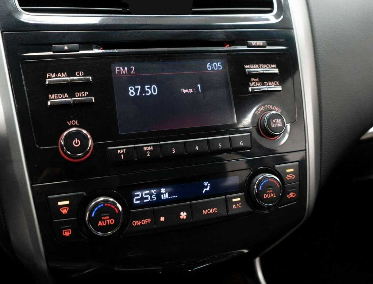 Купить Nissan Teana с пробегом. Фото: #9