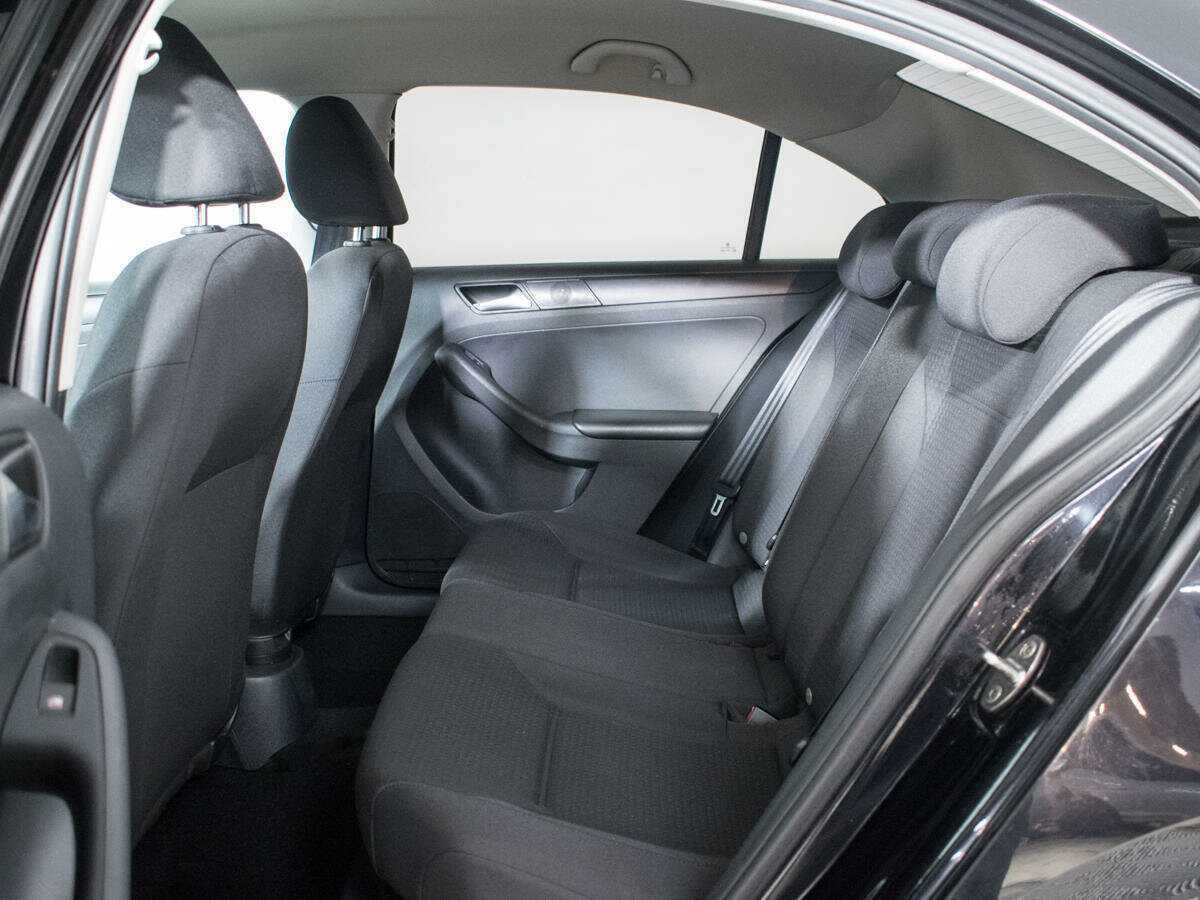 Купить Volkswagen Jetta с пробегом. Фото: #9